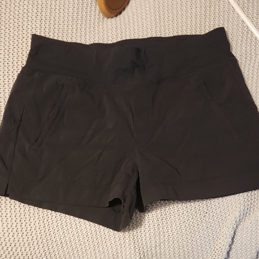 Athleta Trekkie North Short- Size 12